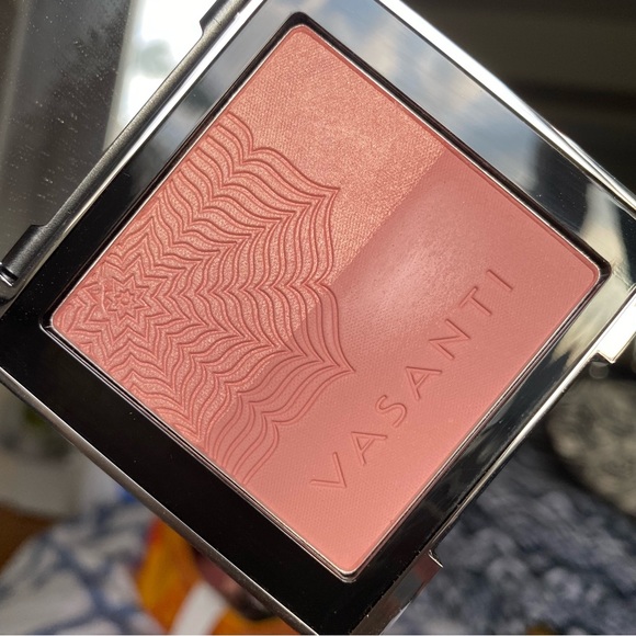 Vasanti Blush Duo - Picture 3 of 3